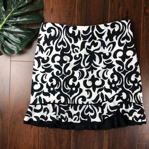 White House Black Market Black & White Skirt